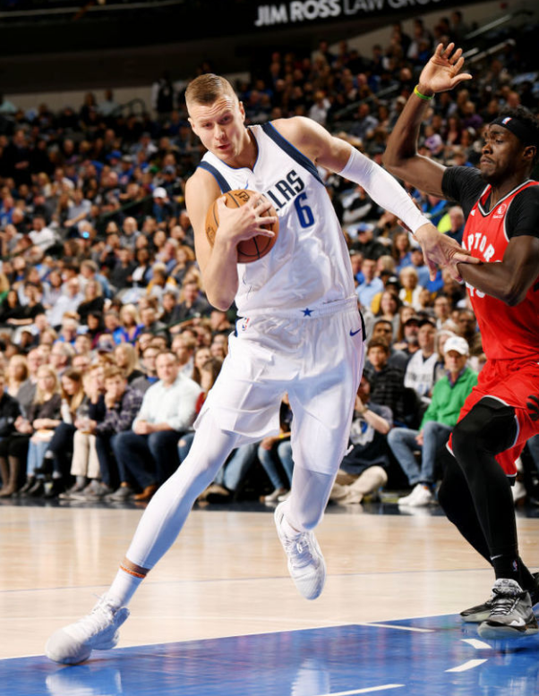 爱游戏app下载-风云突变！皇家马德里清晨手感冰凉，荷甲版图或变，震撼外界，赛程密集仍需轮换 