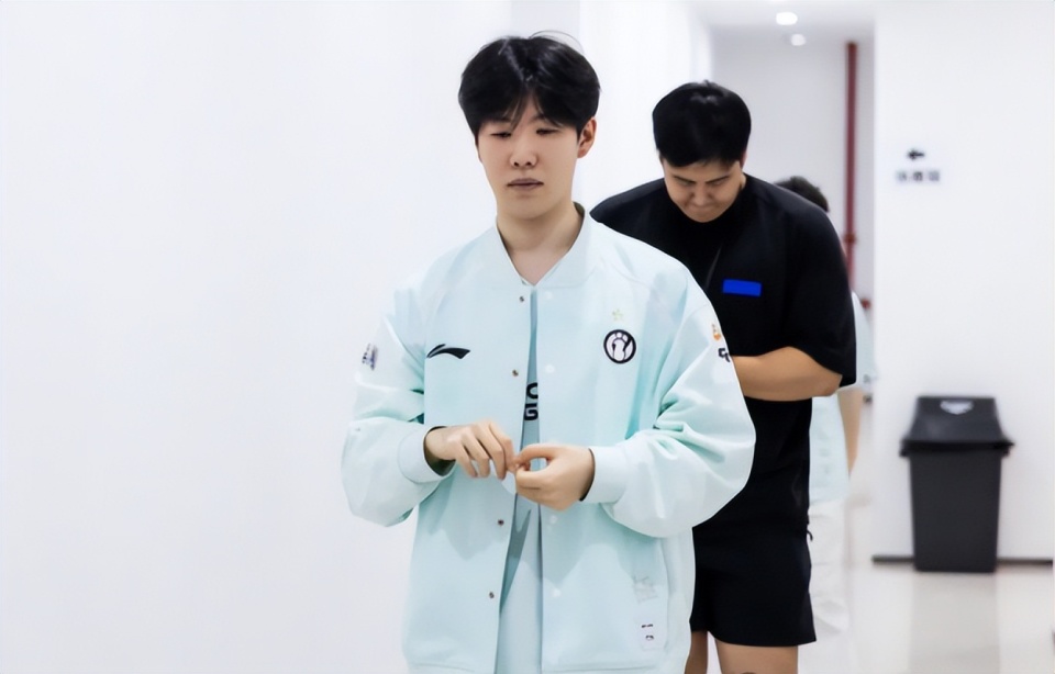 爱游戏体育官网-小钰和rookie分手了吗